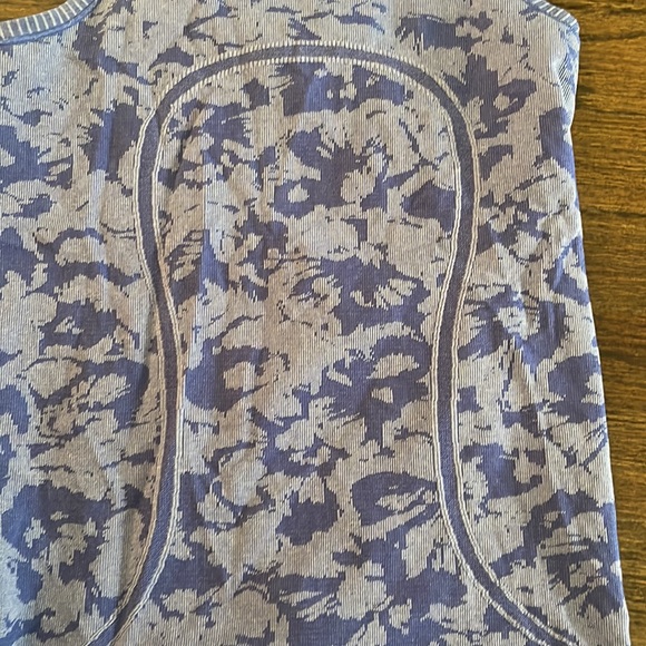 Blue/purple tie dye lululemon tank top - Picture 2 of 3
